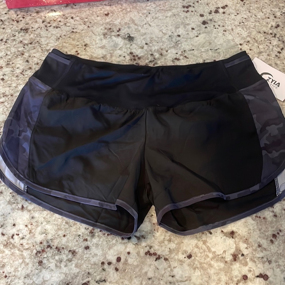 Zyia 5 star shorts